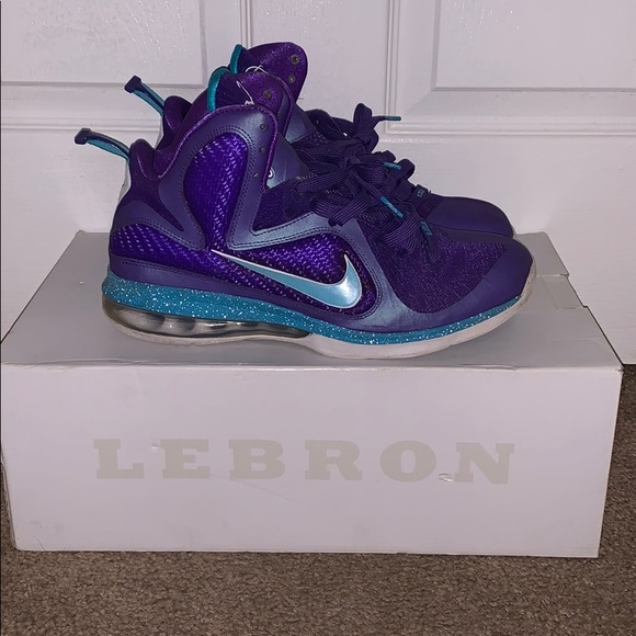 Nike, LeBron 9 Hornets - Picture 2 of 8